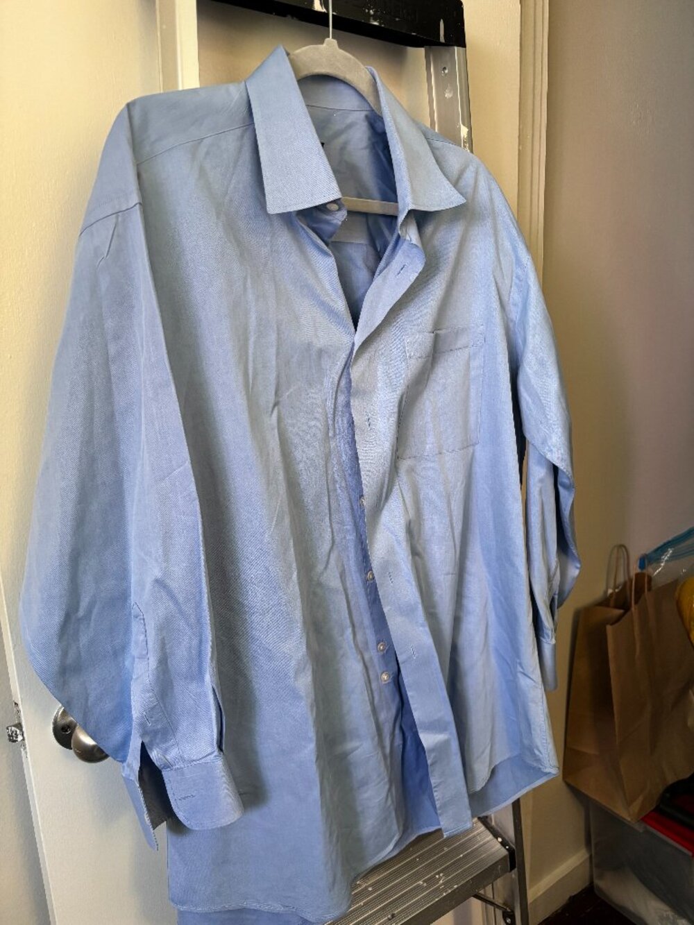Ike Behar 100% cotton light blue button down size 17